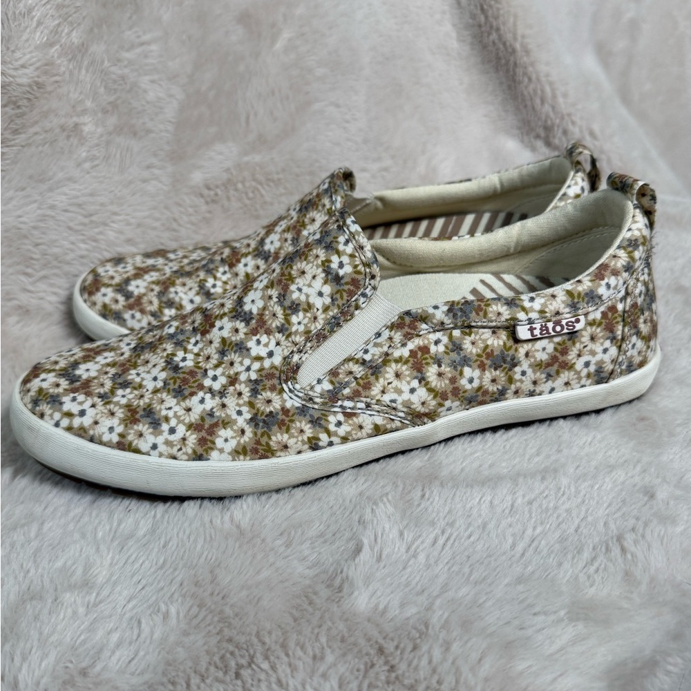 Taos "Dandy" Slip On Daisies Canvas Sneaker Womens Sz 7.5 - Picture 9 of 11